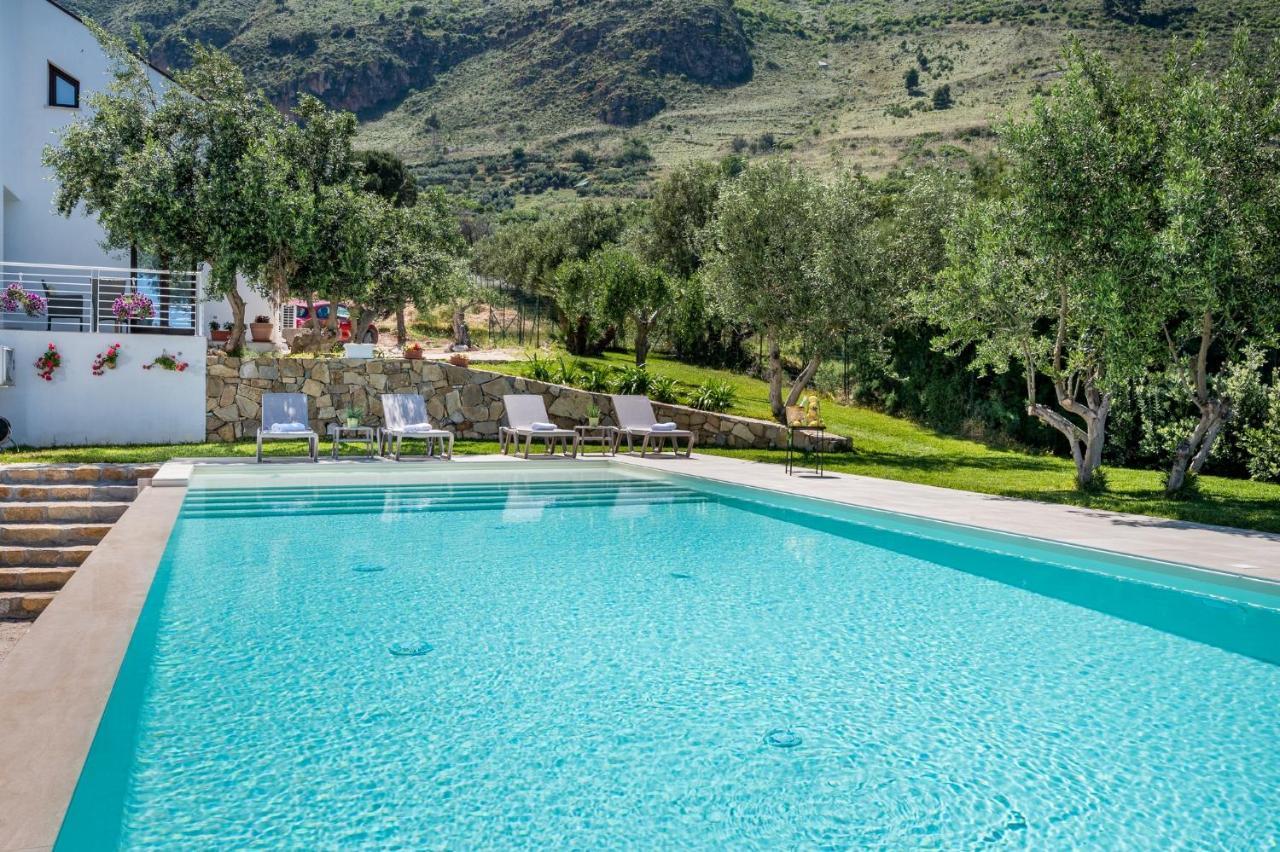 Villa Maria Con Piscina E Vista Mare 卡斯泰拉马莱 外观 照片