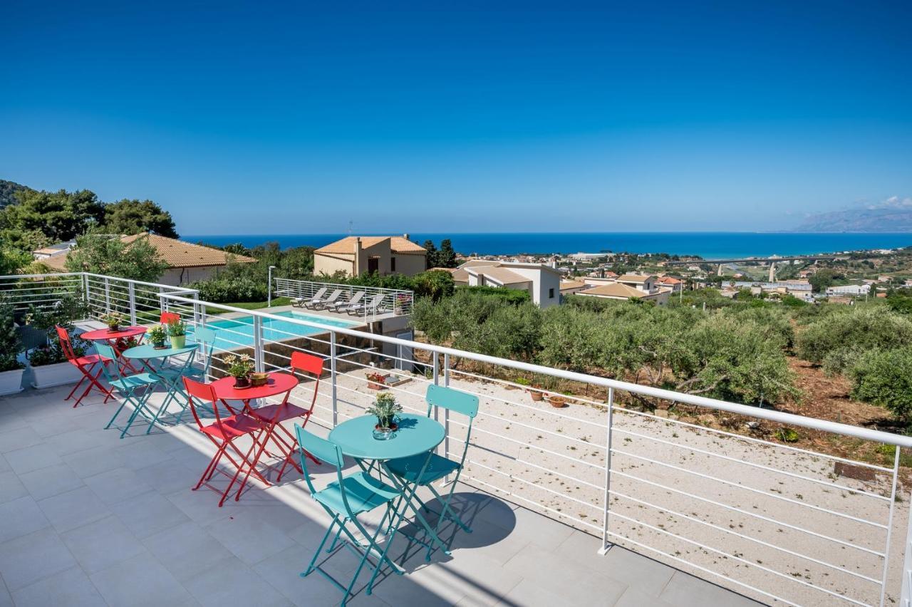 Villa Maria Con Piscina E Vista Mare 卡斯泰拉马莱 外观 照片