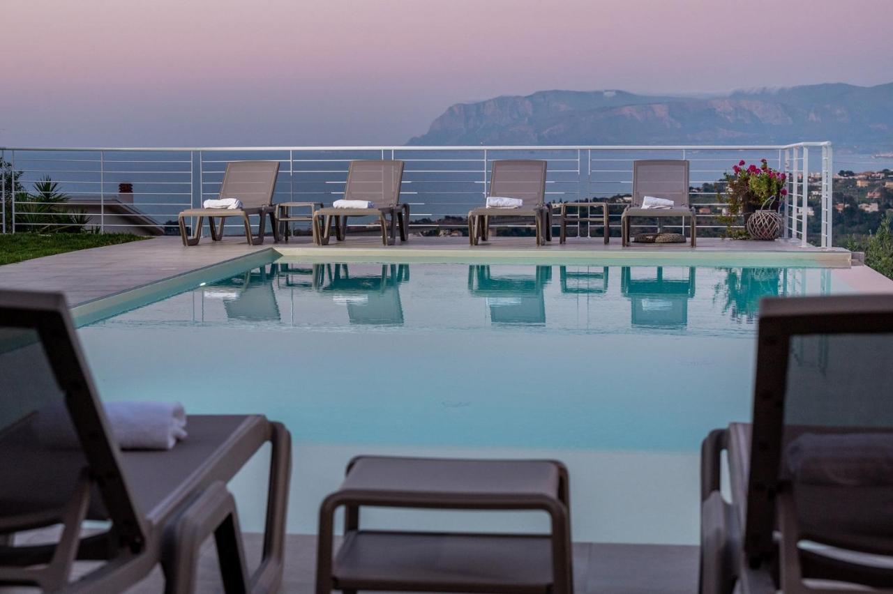 Villa Maria Con Piscina E Vista Mare 卡斯泰拉马莱 外观 照片