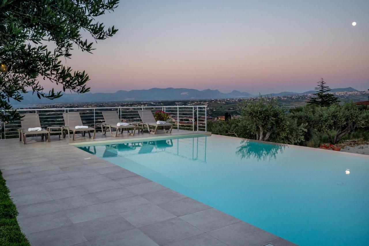 Villa Maria Con Piscina E Vista Mare 卡斯泰拉马莱 外观 照片