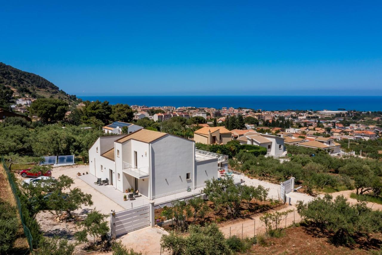 Villa Maria Con Piscina E Vista Mare 卡斯泰拉马莱 外观 照片