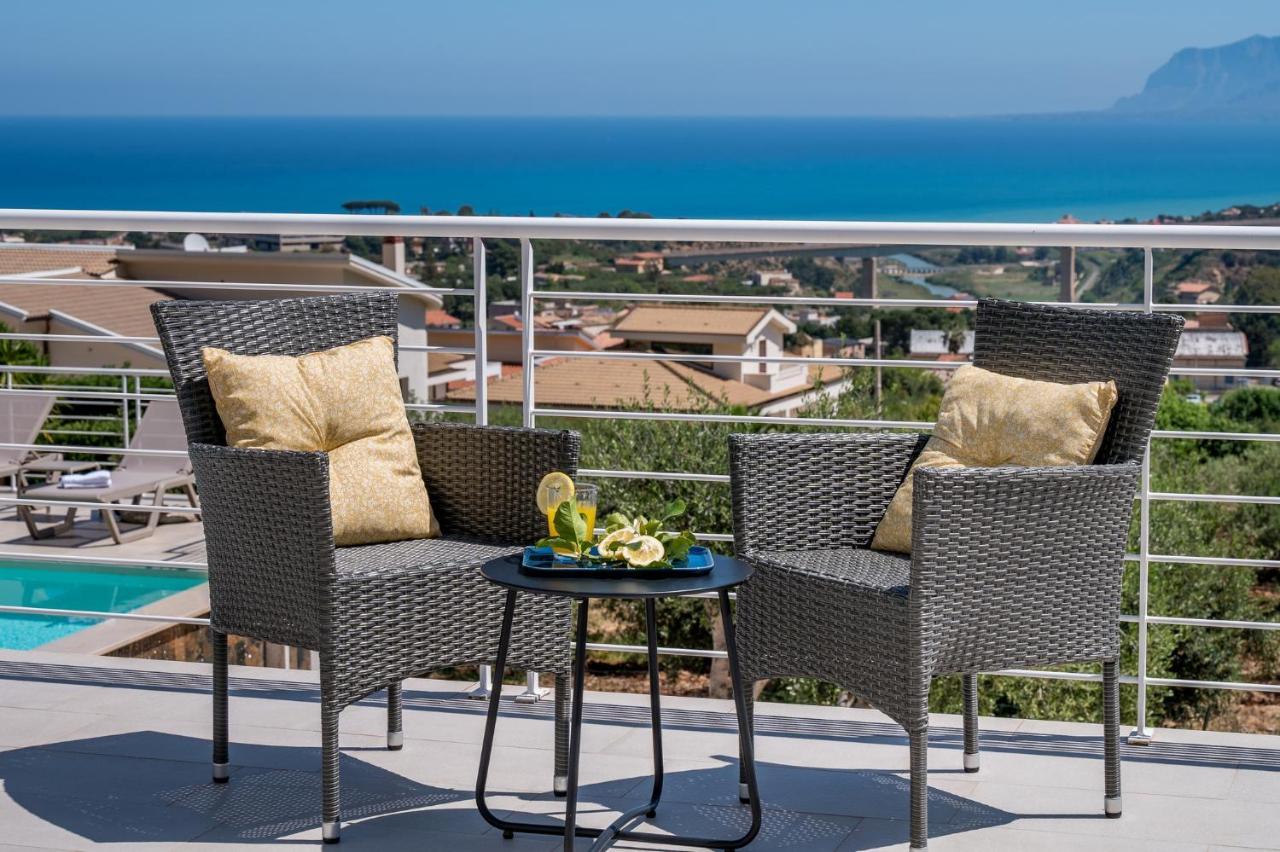 Villa Maria Con Piscina E Vista Mare 卡斯泰拉马莱 客房 照片