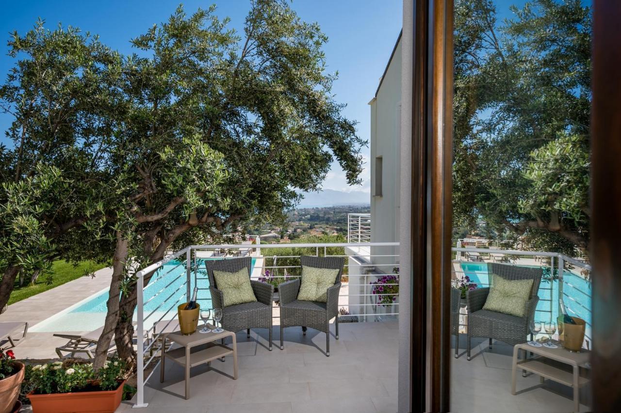 Villa Maria Con Piscina E Vista Mare 卡斯泰拉马莱 客房 照片