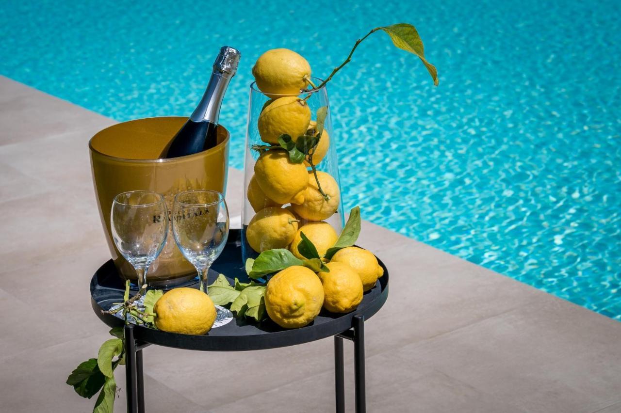 Villa Maria Con Piscina E Vista Mare 卡斯泰拉马莱 外观 照片