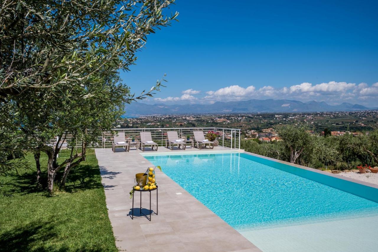 Villa Maria Con Piscina E Vista Mare 卡斯泰拉马莱 外观 照片
