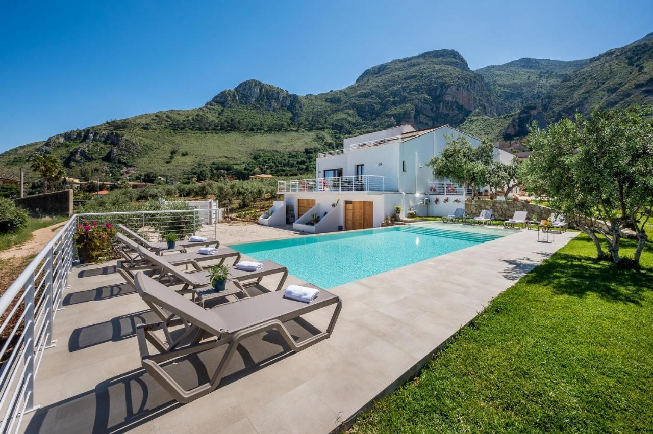 Villa Maria Con Piscina E Vista Mare 卡斯泰拉马莱 外观 照片