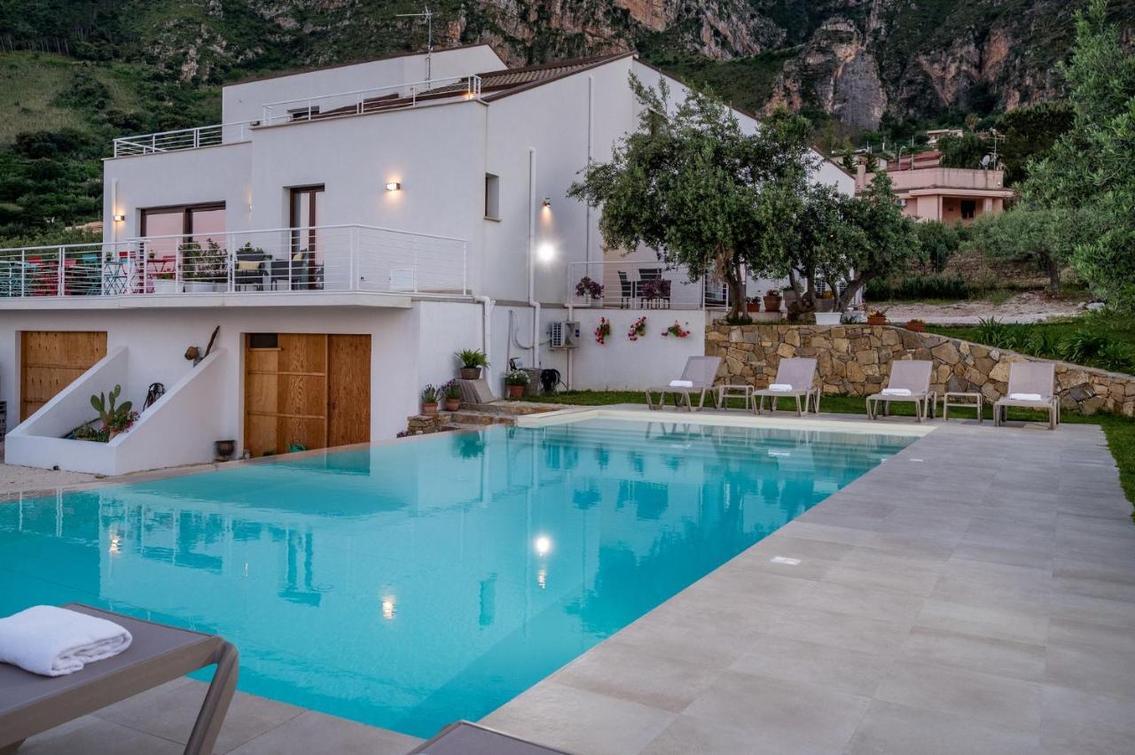 Villa Maria Con Piscina E Vista Mare 卡斯泰拉马莱 外观 照片