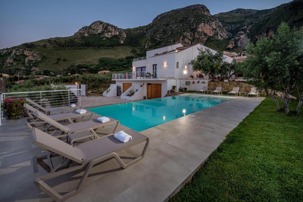 Villa Maria Con Piscina E Vista Mare 卡斯泰拉马莱 外观 照片
