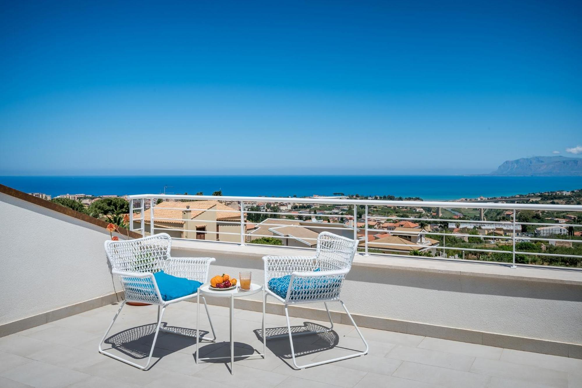 Villa Maria Con Piscina E Vista Mare 卡斯泰拉马莱 客房 照片