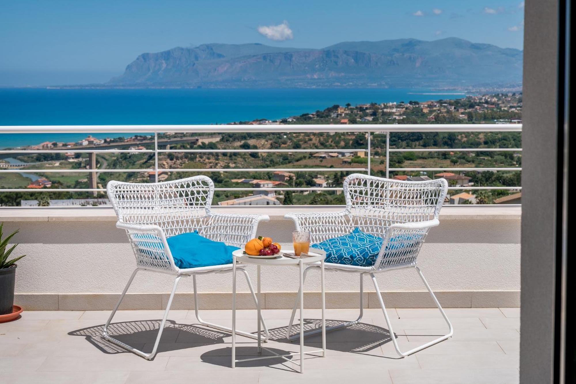 Villa Maria Con Piscina E Vista Mare 卡斯泰拉马莱 客房 照片
