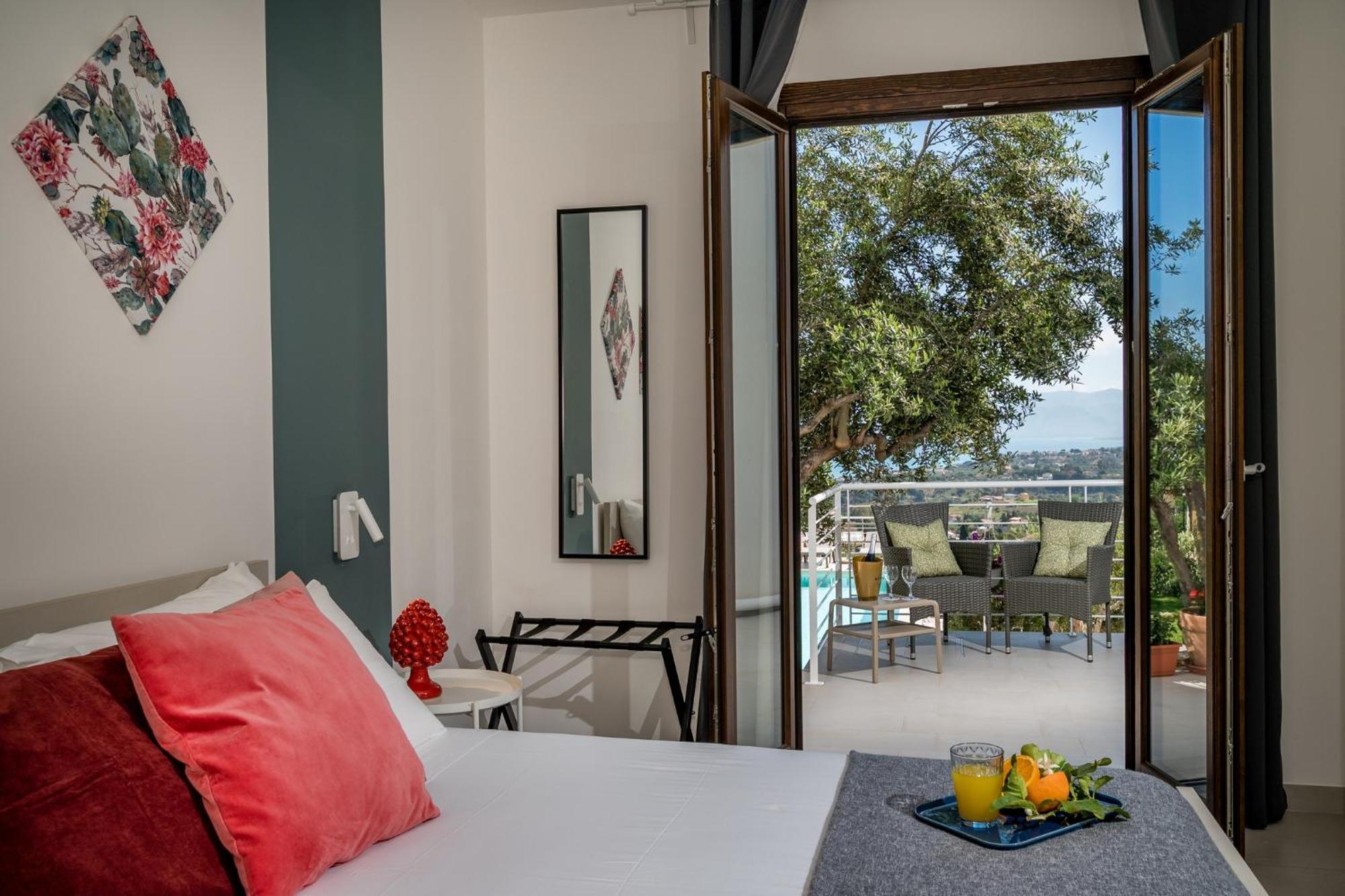 Villa Maria Con Piscina E Vista Mare 卡斯泰拉马莱 客房 照片